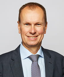 Simon Pawson headshot
